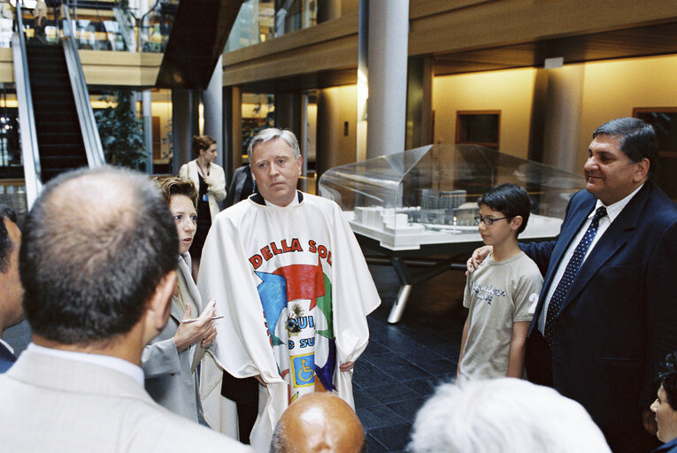 Foto 11: EP President is awarded the Tovaglia della solidarieta