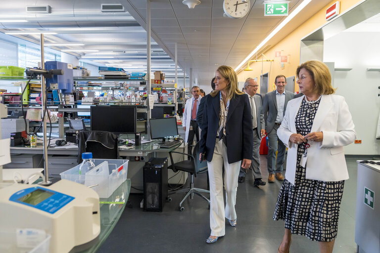 Foto 8: Official visit by Roberta METSOLA, EP President to Lisbon, Portugal. Visit to the Champalimaud Foundation & Meeting with young Scientists