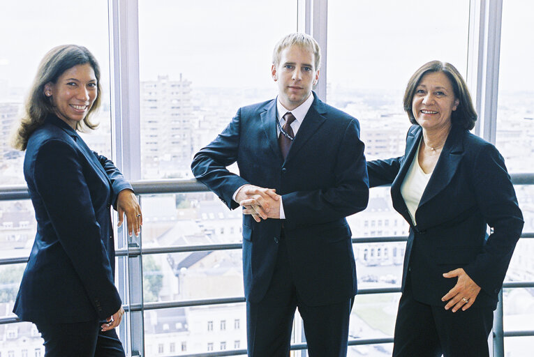 Fotografia 3: MEP Ewa KLAMT with assistants in Brussels