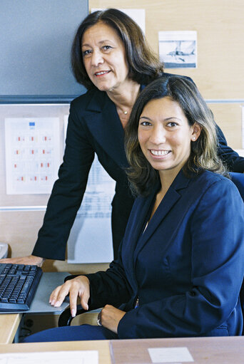 Fotografia 13: MEP Ewa KLAMT with assistants in Brussels