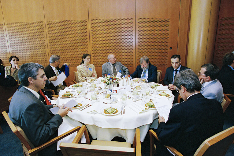 Fotografi 10: MEPs meet with the Belgian Enterprises Federation ( VBO / FEB )