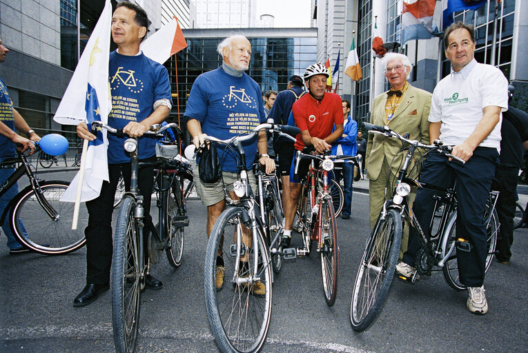 Fotogrāfija 23: Start of a bicycle ride for more bikes in Europe organised by the Greens-EFA  group