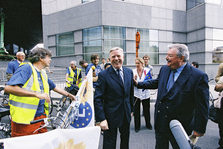 Fotogrāfija 28: Start of a bicycle ride for more bikes in Europe organised by the Greens-EFA  group