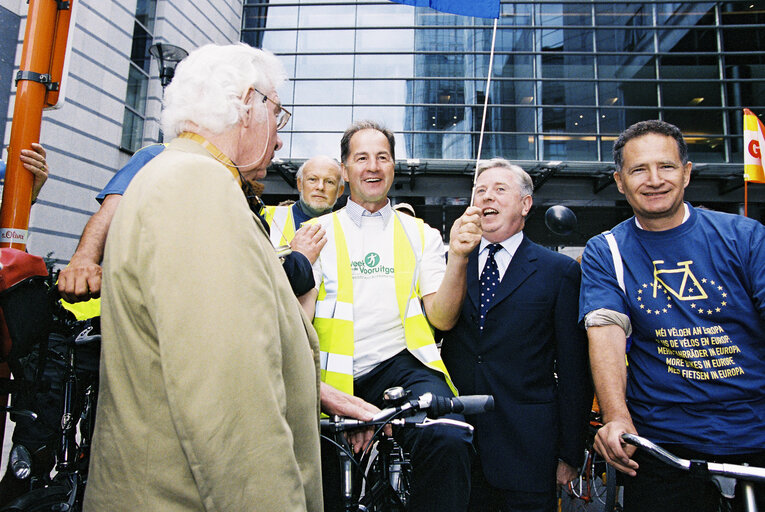 Fotogrāfija 36: Start of a bicycle ride for more bikes in Europe organised by the Greens-EFA  group