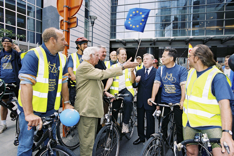 Fotogrāfija 16: Start of a bicycle ride for more bikes in Europe organised by the Greens-EFA  group