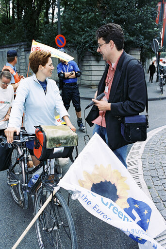 Fotogrāfija 3: Start of a bicycle ride for more bikes in Europe organised by the Greens-EFA  group