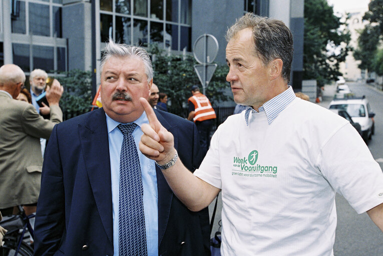 Fotogrāfija 6: Start of a bicycle ride for more bikes in Europe organised by the Greens-EFA  group