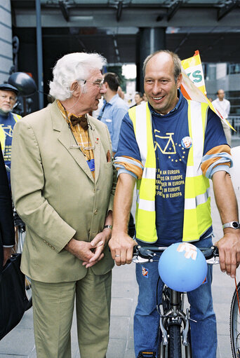 Fotogrāfija 13: Start of a bicycle ride for more bikes in Europe organised by the Greens-EFA  group