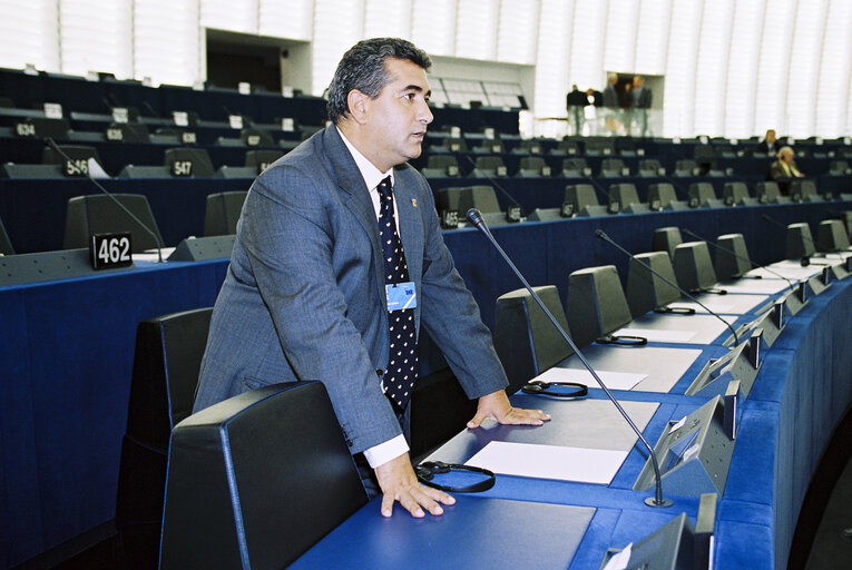 Foto 16: Portrait of MEP Juan Manuel FERRANDEZ LEZAUN in Strasbourg