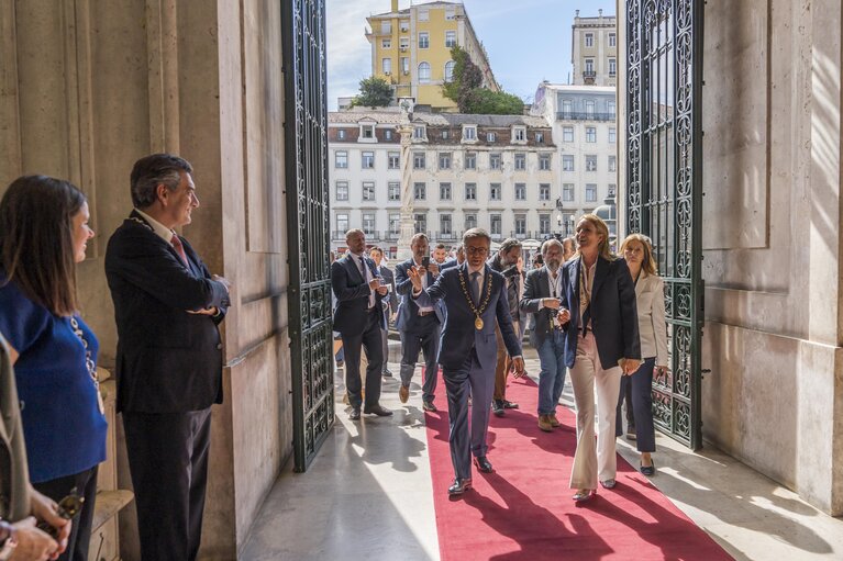 Foto 31: Official visit by Roberta METSOLA, EP President to Lisbon, Portugal.Visit to Lisbon Town Hall & Handing over of the Keys Ceremony