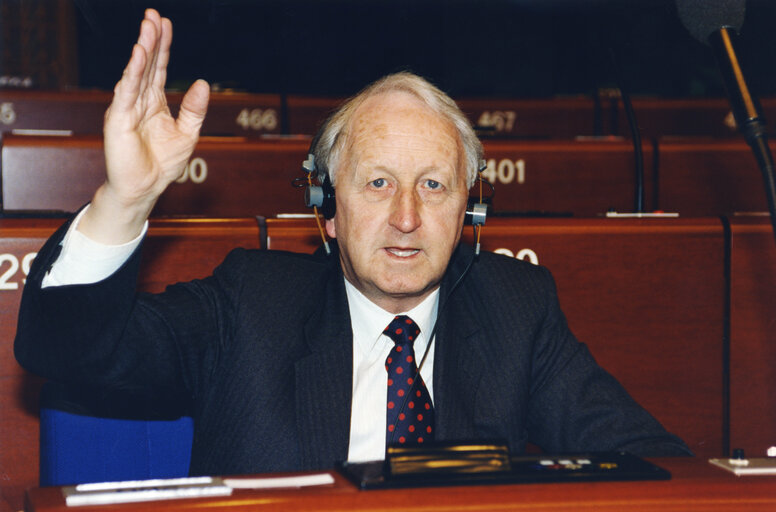 Tom MEGAHY in the hemicycle