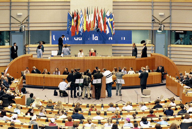 Photo 10: Proclamation of the slogan Unity diversity slogan in Brussels