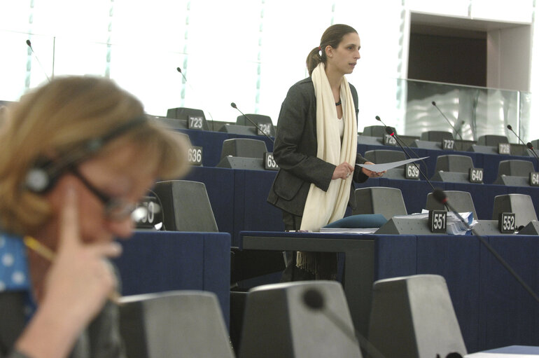 Fotografia 6: Jamila MADEIRA in plenary session in Strasbourg.