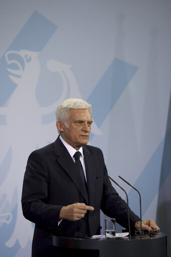 Nuotrauka 8: President of the European Parliament Jerzy Buzek meets German Chancellor