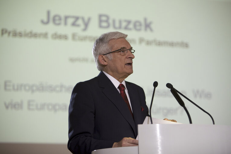 Nuotrauka 25: President of the European Parliament Jerzy Buzek visits Humboldt University, Berlin