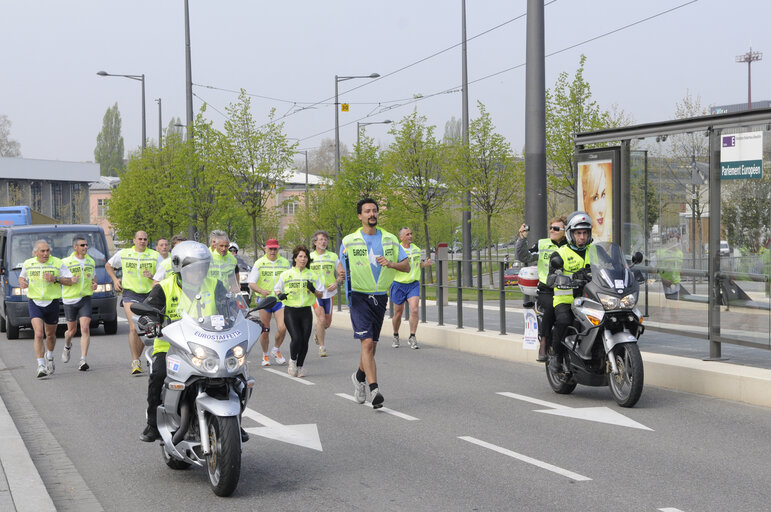 Foto 41: The arrival of athletes of Stella Bianca - Una speranza per la Somalia - Alessandria/Strasburgo 16-20 aprile 2010