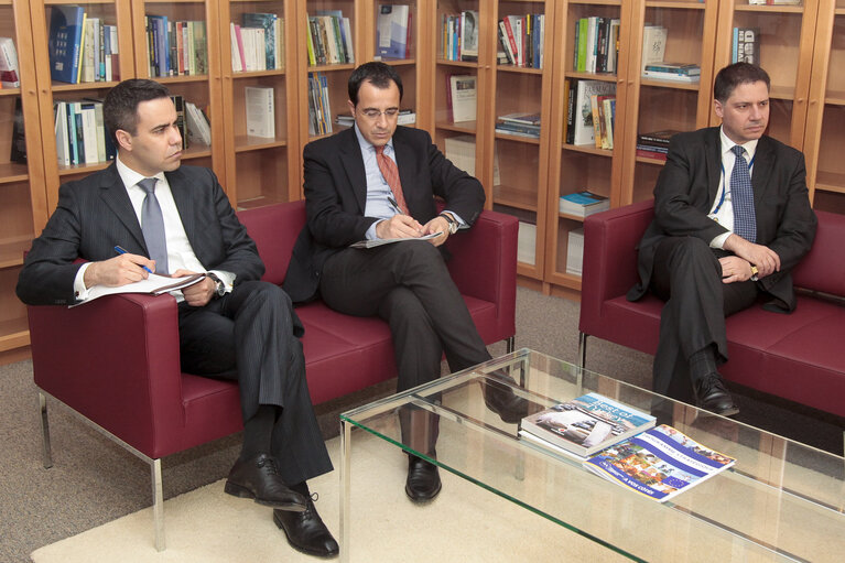 Fotogrāfija 27: Guy VERHOFSTADT receives Markos Kyprianou, Foreign Minister of Cyprus