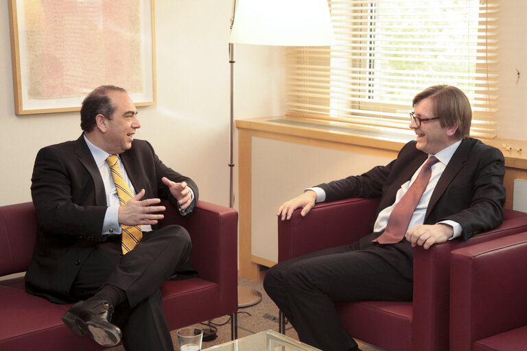 Fotogrāfija 26: Guy VERHOFSTADT receives Markos Kyprianou, Foreign Minister of Cyprus