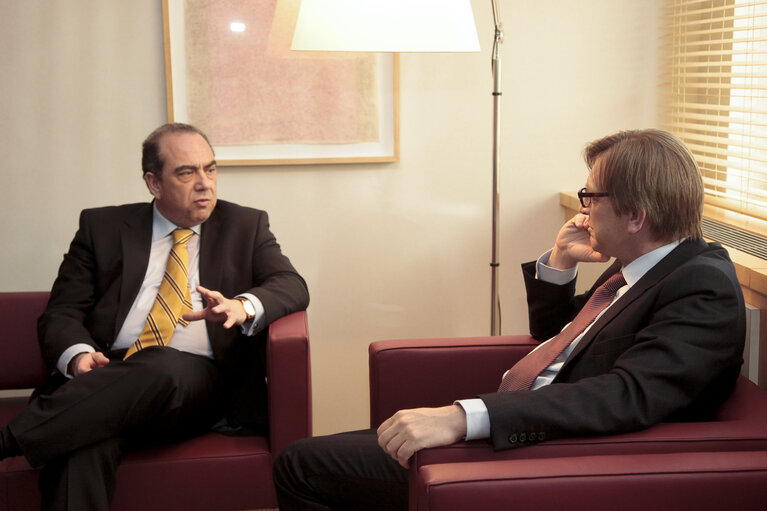 Fotogrāfija 28: Guy VERHOFSTADT receives Markos Kyprianou, Foreign Minister of Cyprus