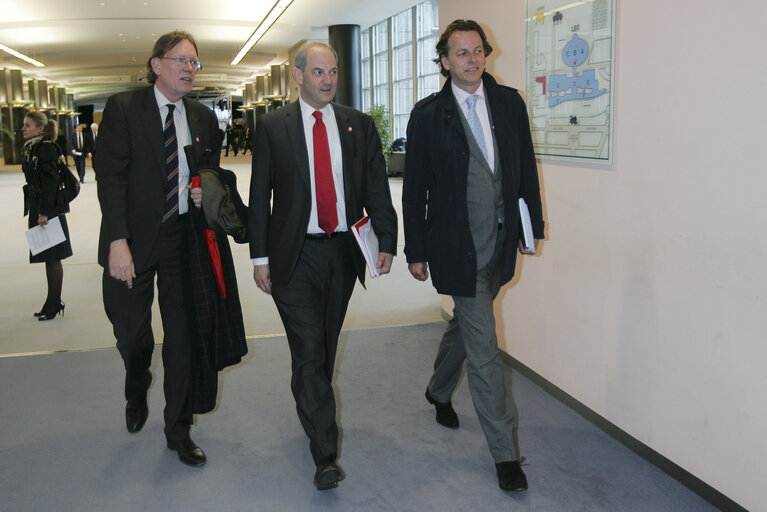 Dutch MEPs receive Job COHEN , leader of the Dutch Labour Party, and Tom DE BRUIJN, Permanent Representative of the Netherlands to the EU