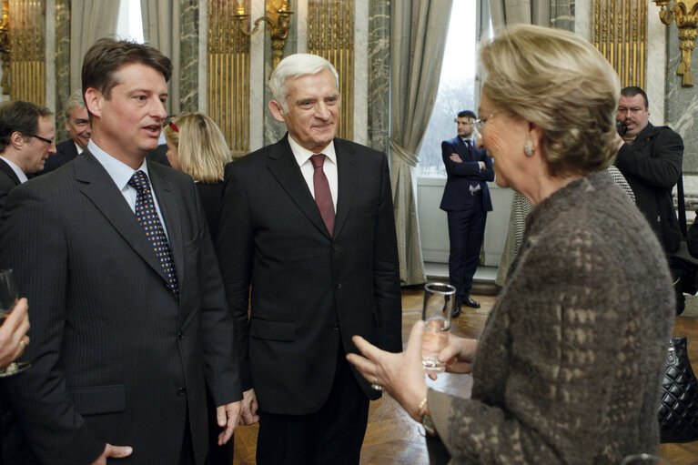 Fotografie 8: Jerzy Buzek, EP President, EP Vice-Presidents, MEPs and EP officials attend a New Year reception at the Belgian Royal Palace in Brussels