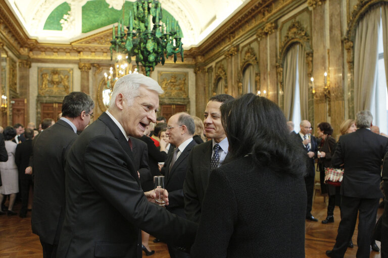 Fotografie 1: Jerzy Buzek, EP President, EP Vice-Presidents, MEPs and EP officials attend a New Year reception at the Belgian Royal Palace in Brussels