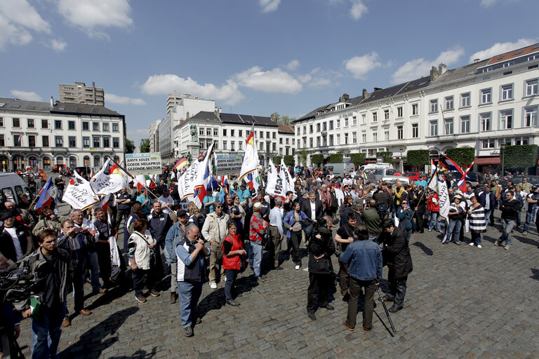 Fotografi 6: Milk producers of the European Milk Board protest in front of the European Parliament to draw attention to the pressing problems of the milk market.