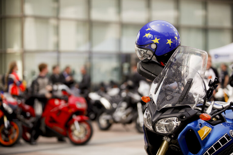 Fotografia 4: MEP Ride 2011, organized by the Federation of European Motorcyclists' Associations (FEMA) to give MEPs an opportunity to experience motorcycling