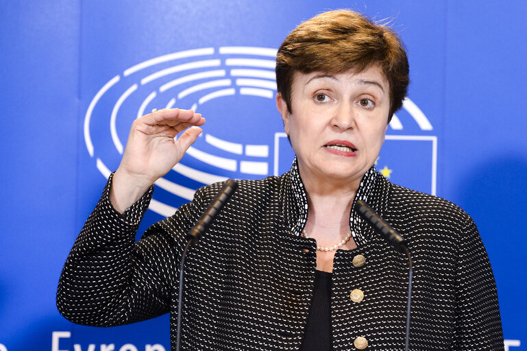 Снимка 8: EP-EC Press point on Budget 2017 by the Vice-President of the EC in charge of Budget and Human Resources