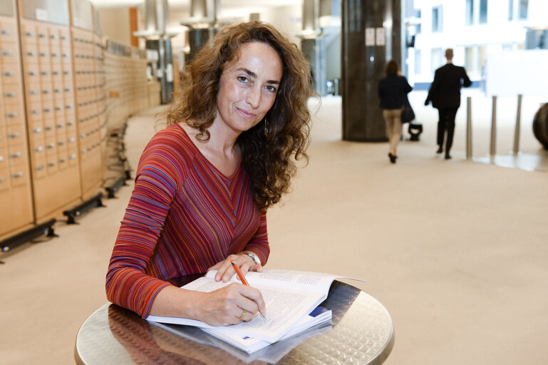 Foto 5: MEP Carolina PUNSET in the EP in Brussels