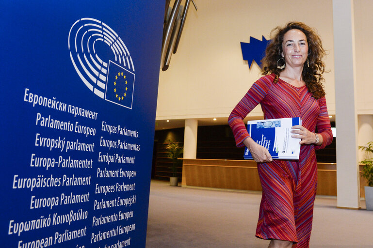 Foto 7: MEP Carolina PUNSET in the EP in Brussels