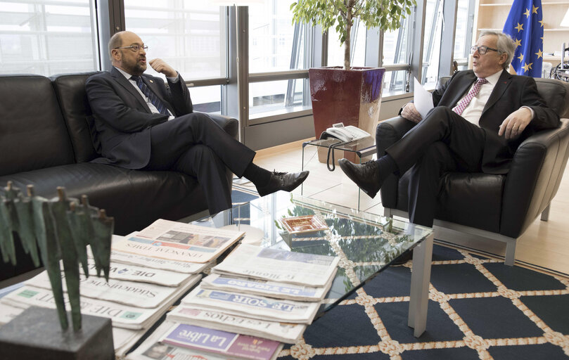 Valokuva 1: Jean-Claude Juncker, President of the EC, and Martin Schulz, President of the EP, give a joint press point ahead of the Brussels European Council, 18-19/02/16