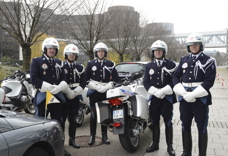 Nuotrauka 1: Official visit of his Holiness Pope Francis at the European Parliament in Strasbourg  French motorcyclist of the police