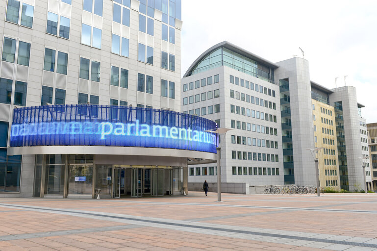 Photo 15: Parlamentarium's entrance in the WIB Building in Brussels
