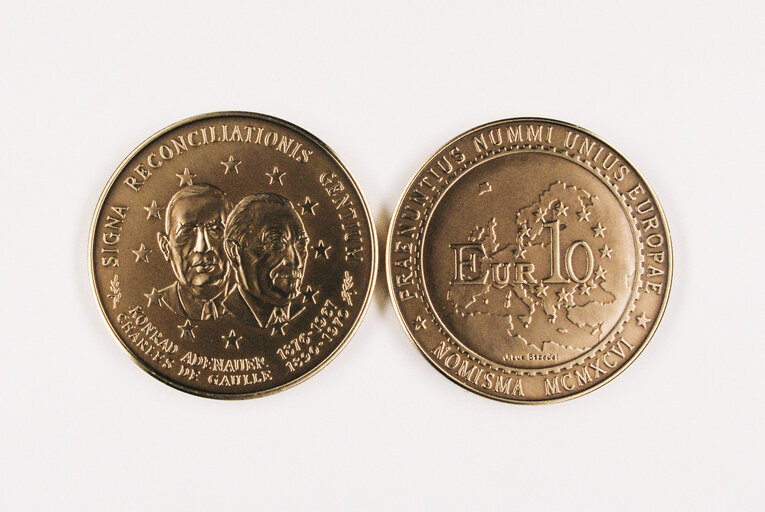 Project of the 10-euro coin design