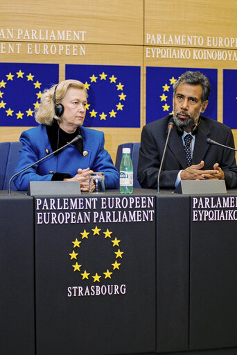 Foto 16: Sakharov Prize 1999: Press Conference of Sakharov's winner Jose Alexandre Xanana GUSMAO