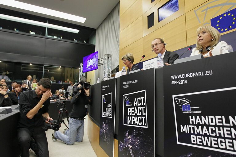 Fotografija 1: Press conference on EE2014 Launch Campaign