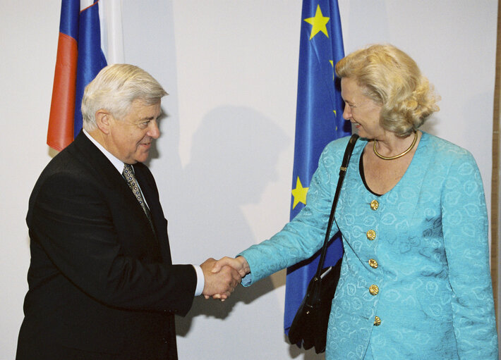 Zdjęcie 2: Nicole FONTAINE EP President meets with Milan KUCAN, President of Slovenia