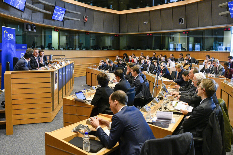 Foto 1: Energy security and the economic benefits of ZEVs in Europe