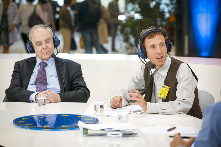 Photo 3 : EURANET Plus debate - Citizens Corner