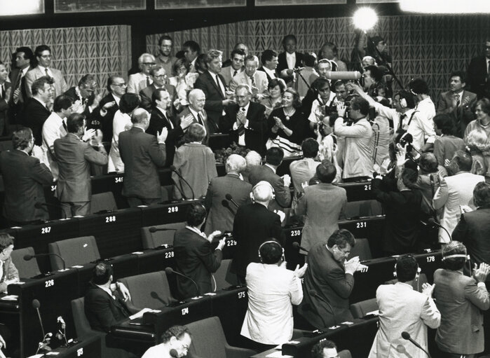 Photo 3 : The MEP Pierre PFLIMLIN is elected EP President during a plenary session in Strasbourg on July 24, 1984.