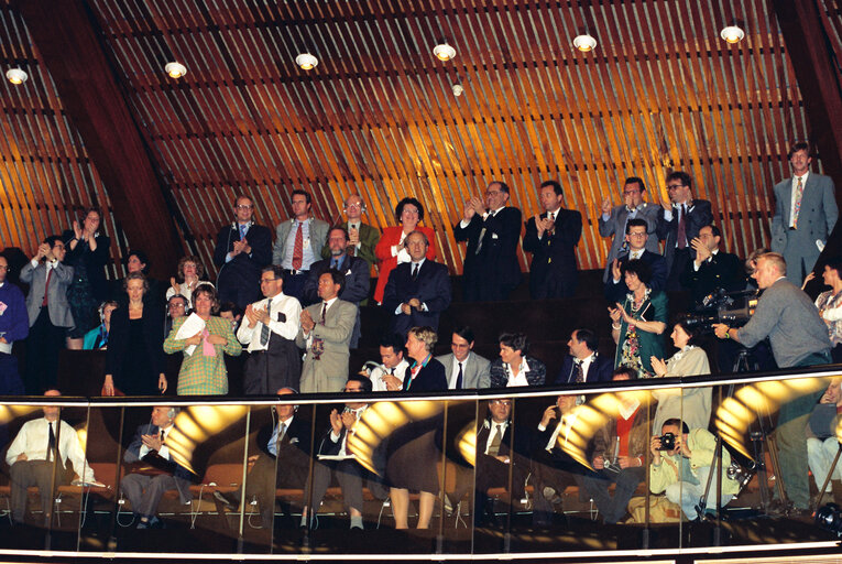 Fotografia 16: Plenary session in Strasbourg - Vote on the enlargement of the European Union for Norway, Austria, Finland, and Sweden