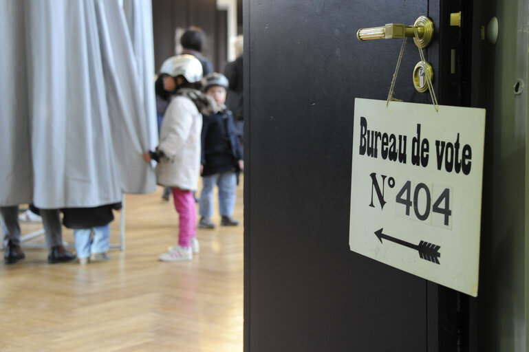 Foto 14: Municipal elections 2014 in Strasbourg. Polling station