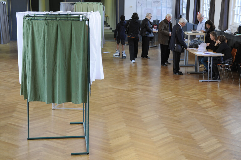 Foto 19: Municipal elections 2014 in Strasbourg. Polling station