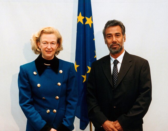 Fotografie 3: The Leader of the East Timor independence mouvement received the Sakharov Prize for Freedom of Thought at the EP in Strasbourg.