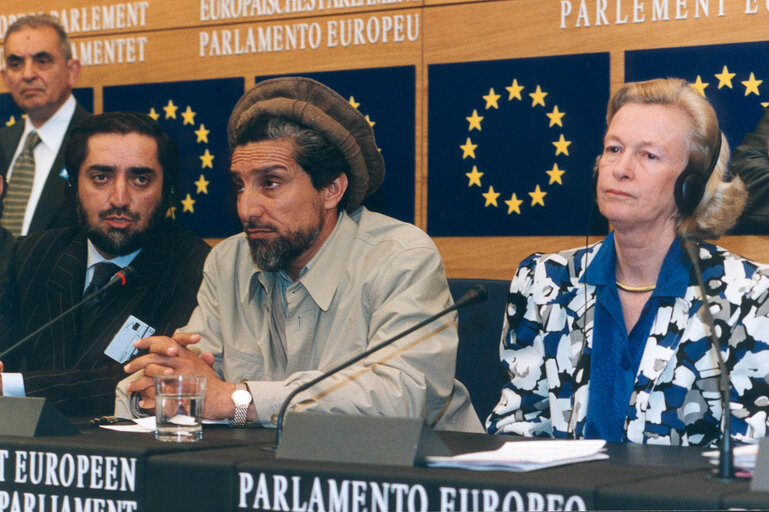 Fotografie 10: Visit by Ahmed Shah MASSOUD, Commander of the Anti-Taleban forces in Afghanistan to the European Parliament in Strasbourg