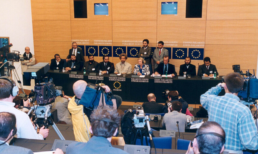 Fotografie 7: Visit by Ahmed Shah MASSOUD, Commander of the Anti-Taleban forces in Afghanistan to the European Parliament in Strasbourg