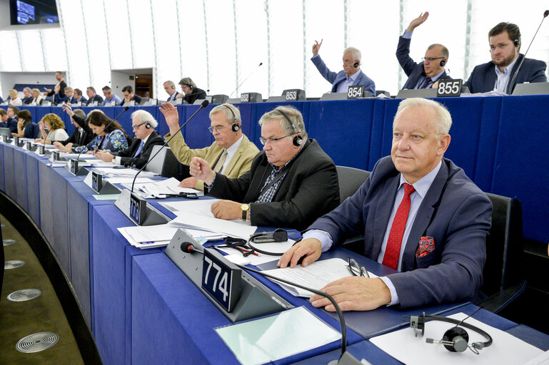 Fotografija 2: Boles?Çaw Grzegorz PIECHA in plenary session week 37 2016 in Strasbourg