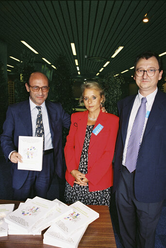 Fotografie 9: Presentation of a Spanish study on the education over health for children at school