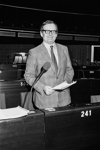 Fotografi 13: MEP John Leslie MARSHALL during a session in Strasbourg in March 1984.